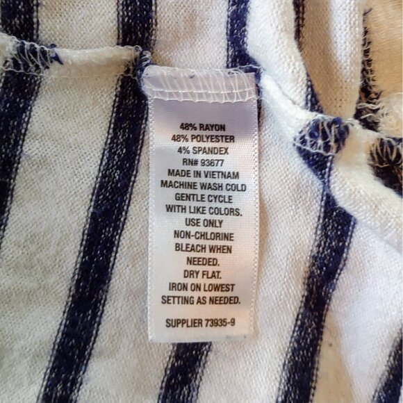 A.n.a Top Blue White Women Size 1X Striped V Neck Pocket Short Sleeves - Picture 6 of 6